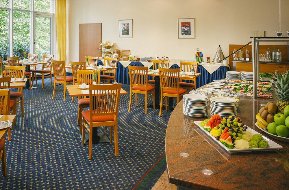 Vienna House Easy By Wyndham Bad Oeynhausen Hotel Exterior photo