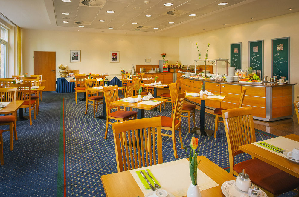 Vienna House Easy By Wyndham Bad Oeynhausen Hotel Exterior photo